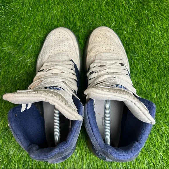 Nike Clean Sweep Sneakers - Picture 5 of 8